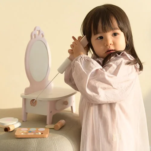 PINK DRESSER – CHILDREN’S BOX 5 PINK DRESSER – CHILDREN’S BOX 5