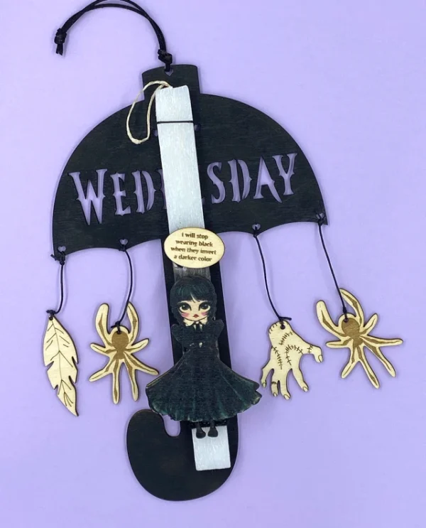 Life Likes, Λαμπάδα Wednesday με ξύλινο κάδρο