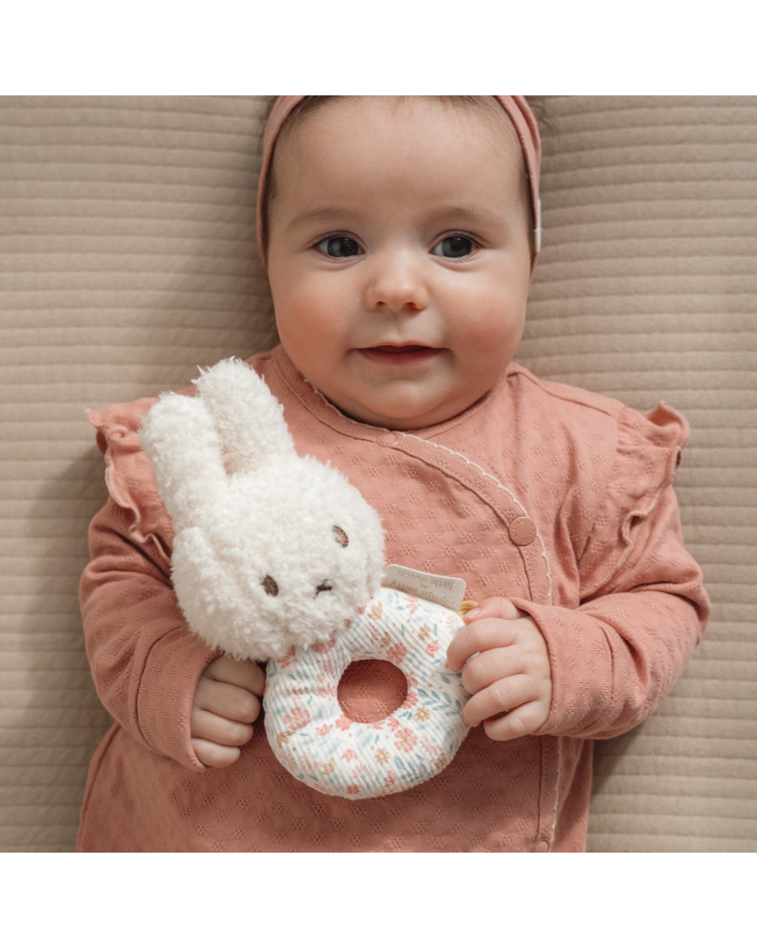 LITTLE DUTCH. Υφασμάτινη κουδουνίστρα Miffy – Lucky Blossom GRS 10 LITTLE DUTCH. Υφασμάτινη κουδουνίστρα Miffy – Lucky Blossom GRS 10