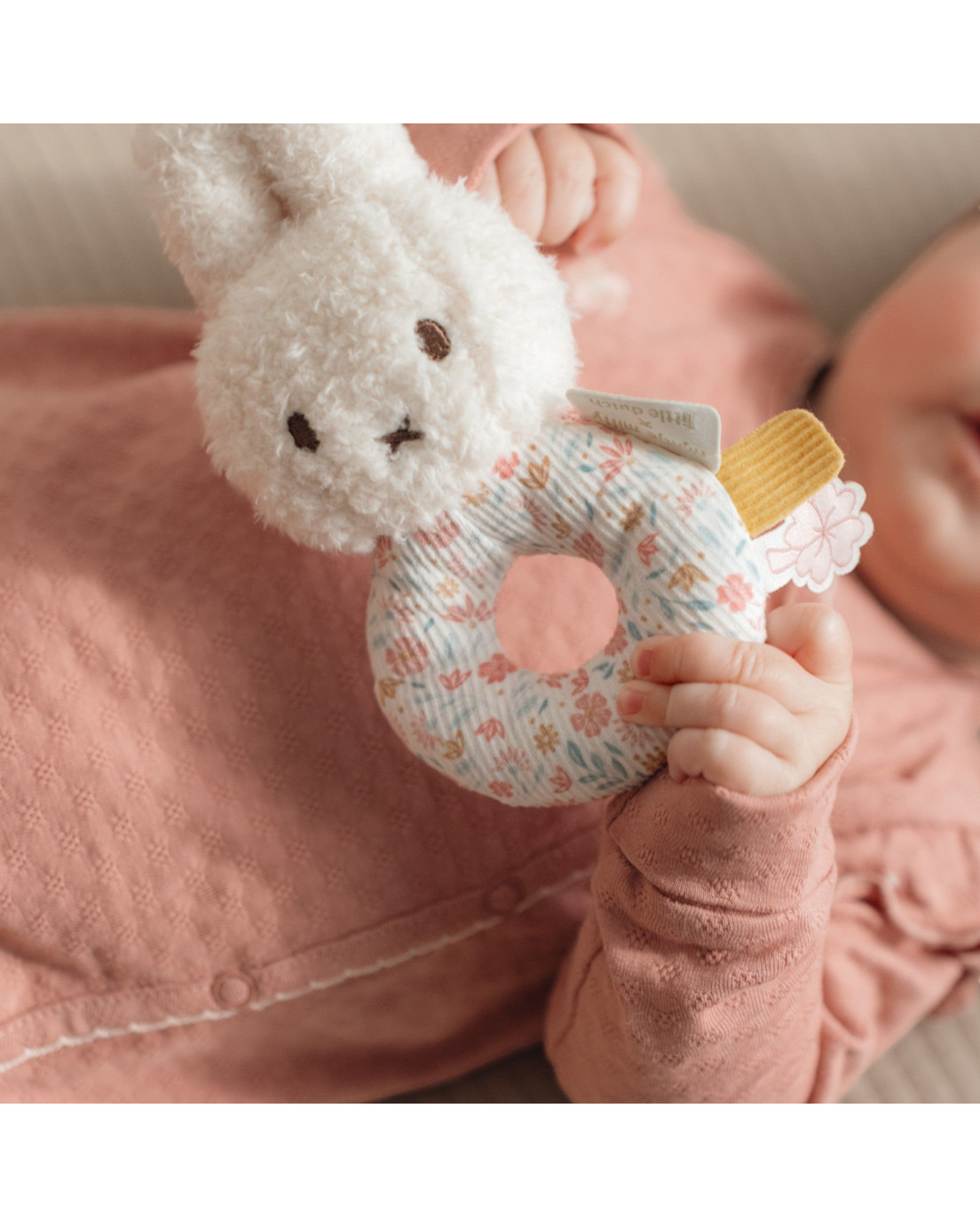 LITTLE DUTCH. Υφασμάτινη κουδουνίστρα Miffy – Lucky Blossom GRS 8 LITTLE DUTCH. Υφασμάτινη κουδουνίστρα Miffy – Lucky Blossom GRS 8