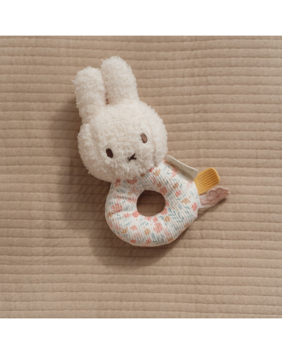 LITTLE DUTCH. Υφασμάτινη κουδουνίστρα Miffy – Lucky Blossom GRS 9 LITTLE DUTCH. Υφασμάτινη κουδουνίστρα Miffy – Lucky Blossom GRS 9