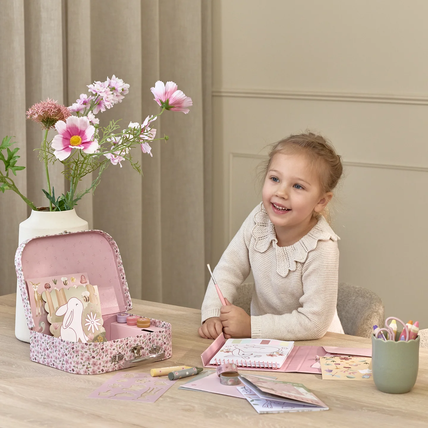 LITTLE DUTCH. Σετ ζωγραφικής – κατασκευών σε βαλιτσάκι Rosa Fairy Garden 10 LITTLE DUTCH. Σετ ζωγραφικής – κατασκευών σε βαλιτσάκι Rosa Fairy Garden 10