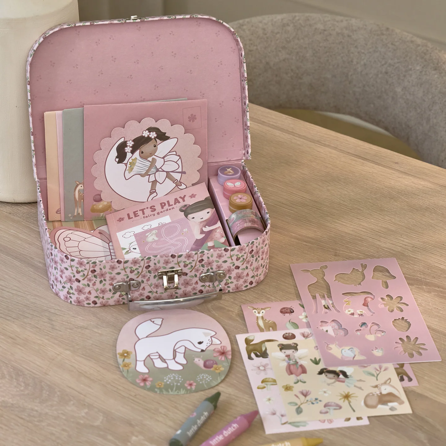LITTLE DUTCH. Σετ ζωγραφικής – κατασκευών σε βαλιτσάκι Rosa Fairy Garden 12 LITTLE DUTCH. Σετ ζωγραφικής – κατασκευών σε βαλιτσάκι Rosa Fairy Garden 12